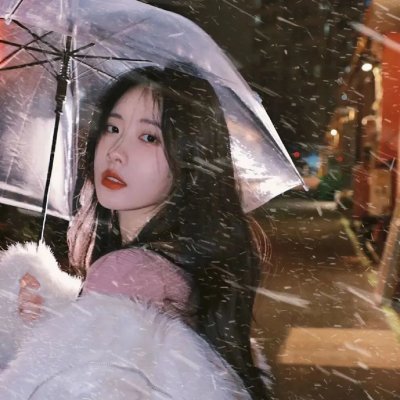 淘气小女巫 海报